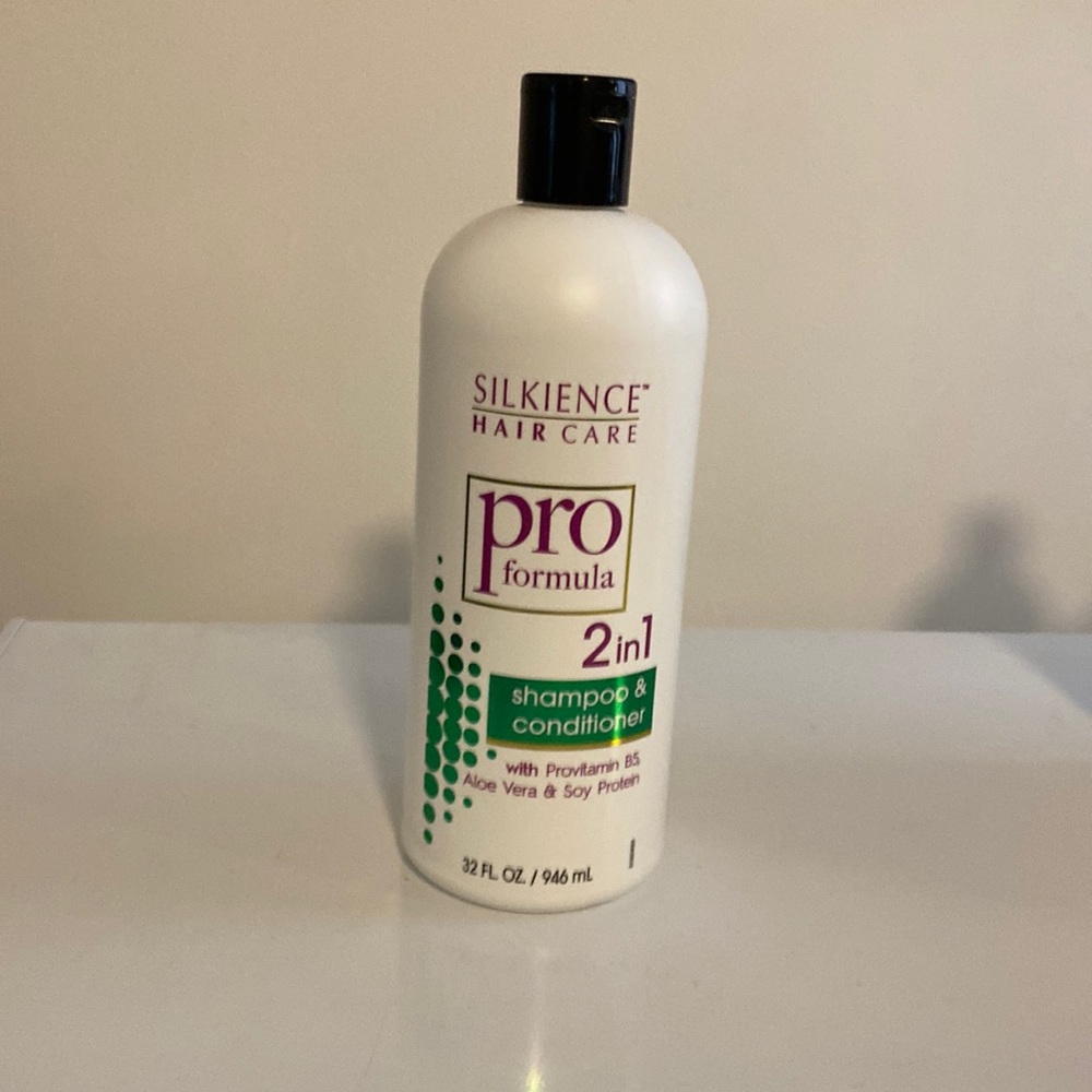 Shampoo and conditioner with provitamin , B5, aloe vera and soy protein